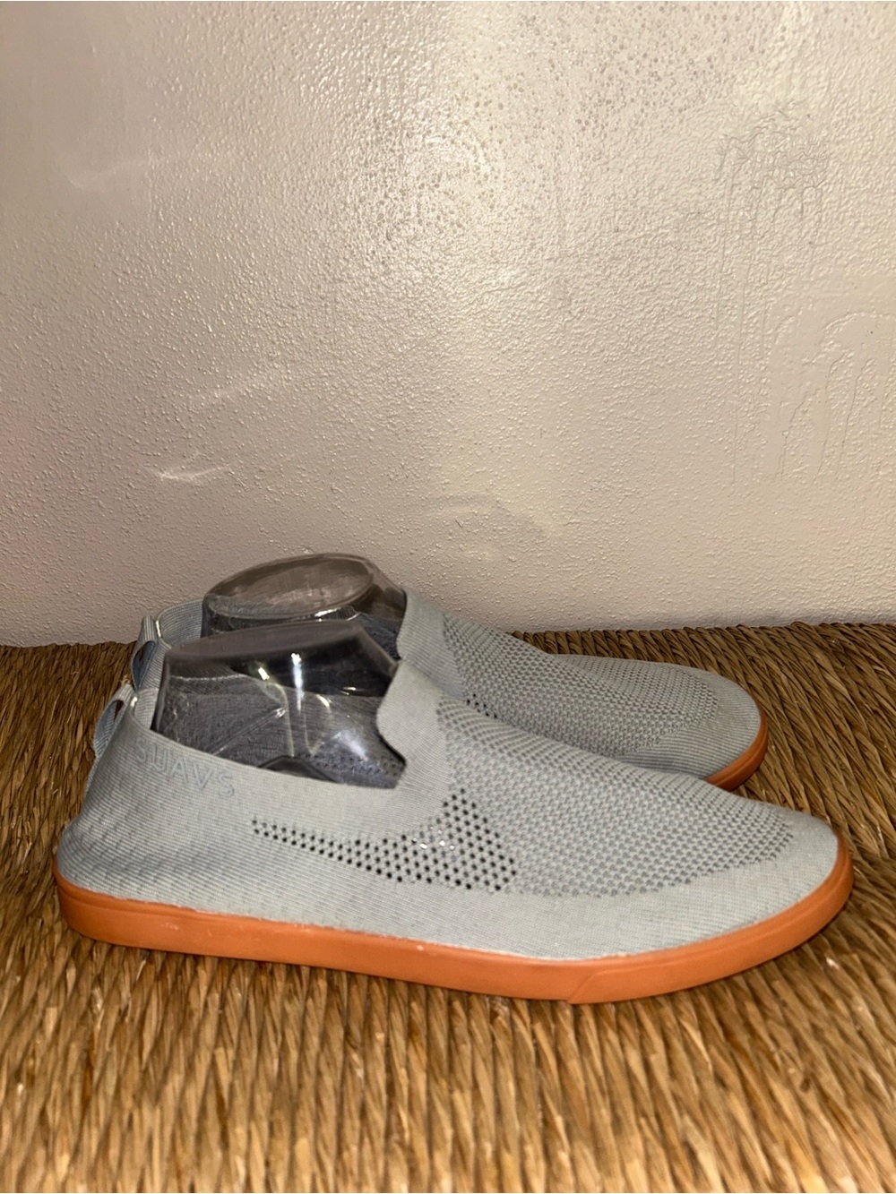Suavs Men's Slip-On Knit Sneakers in Light Gray with Orange Sole